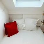 Place Maubert Centre Paris Vue Paris Studio Contemporain Climatisation Ascenseur