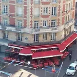 Place Maubert Centre Paris Vue Paris Studio Contemporain Climatisation Ascenseur